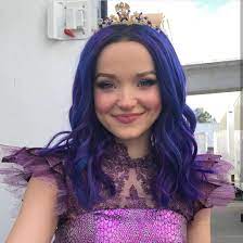 suddenly in a suit, pulling out a ring. My Queen Dovecameron Descendants3 Dove Cameron Descendants Dove Cameron Dove Cameron Style
