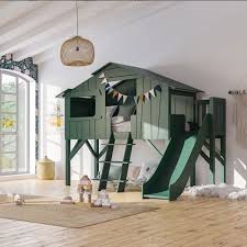 Baumhaus In Dschungelgrun Hier Direkt Mit Rutschturm Auch Ohne Rutsche Oder Als Etagenbett Jetzt Lief In 2020 Coole Etagenbetten Coole Betten Fur Kinder Coole Betten