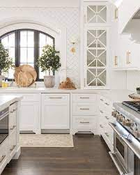 Beautiful Spaces Of The Week Great Weekend Sales Kitchen Inspiration Design Kitchen Cabinets Decor Beautiful White Kitchens