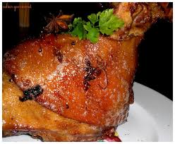 Un jarret de porc et salade de pommes de terre. Jarret De Porc 1 2 Sel Roti Aux Epices Cahier Gourmand