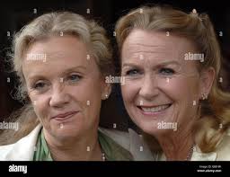 Hayley mills juliet john hi-res stock photography and images