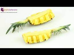 Il modo più divertente per tagliare un ananas.sì certo in questo video tutorial potrà imparare in pochi minuti come impressionare. Scuola Di Cucina Come Pulire E Tagliare L Ananas Youtube