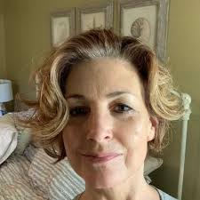 Kathleen Hullinger's Instagram, Twitter & Facebook