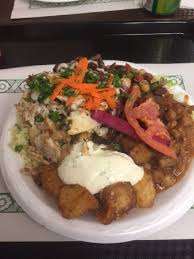 Un sandwich équilibré, au poulet et aux légumes. Assiette 12 Mixte Shawarma Shish Taouk Picture Of Le Cedre Restaurant Libanais Quebec City Tripadvisor