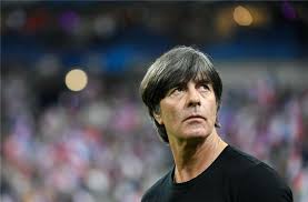 Joachim löw believes his young team have the country's first world cup triumph for 20 years within their grasp after demolishing an argentina side he suggested were now past their prime on saturday. Soll Joachim Low Bundestrainer Bleiben Das Sagen