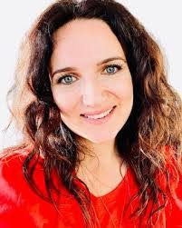 Lucy Hoffmann's Instagram, Twitter & Facebook