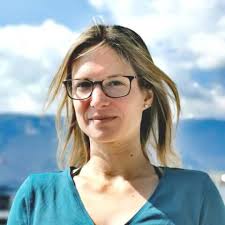 Sarah Strack's Instagram, Twitter & Facebook