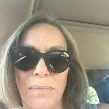 Donna Shortridge's Instagram, Twitter & Facebook