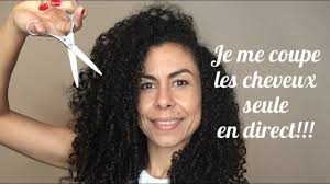 Le cheveux court s'annonce enfin tendance, sublimé par des boucles envoutantes. Se Couper Les Cheveux Soi Meme Et Rafraichir Son Degrade Youtube