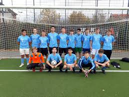 Motiviertes Fussballteam Der Jungen Wk Ii Bei Den Stadtmeisterschaften Maria Wachtler Gymnasium