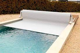 volet de piscine mobile deux types de moteur simple batterie integree a l axe le bloc moteur est equipe d u piscine hors sol piscine installation piscine