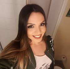 Fernanda Brown Divina added a new...