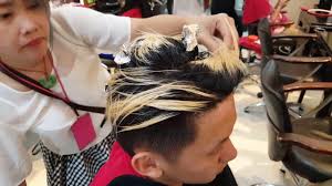 Dalam islam hukum mewarnai rambut sebenarnya boleh saja. Tutorial Cara Mewarnai Rambut Cowok Youtube