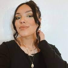 Victoria Strayer's Instagram, Twitter & Facebook