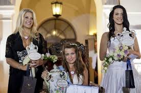 Alakja és halála pedig a mai napig benne van a köztudatban. Ime Az Anna Bal Legszebbje