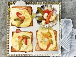 Croutes Au Fromage A Raclette Et Au Jambon Et Mixed Pickles Rezept Swissmilk