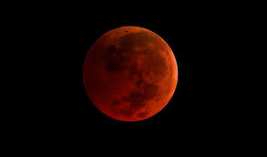 This will mark the first lunar eclipse of the decade. Superluna De Sangre 2021 Hoy 26 De Mayo En Vivo Hora Del Eclipse Lunar Como Y Donde Ver La Luna De Sangre La Republica