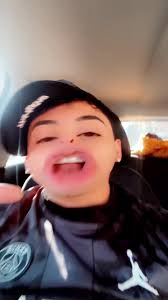 Puro Venga: El Cachetes y su Estilo Único