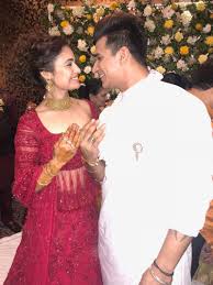 See more ideas about yuvika chaudhary, fashion, bollywood. Everything That Went Inside Prince Narula And Yuvika Chaudhary S Mehendi And Engagement Ceremony Real Wedding Stories Wedding Blog