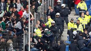 Tillit · single · 2011 · 1 songs. Polizeigewalt Im Fussball Opfer Fussballfan