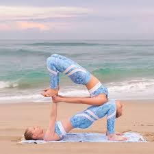 Pin Von Daniela Duque Auf Yoga Positions Partner Yoga Acro Yoga Yoga Challenge