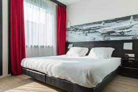 Best western dam square inn is situated on a peaceful cobbled street in the heart of historic amsterdam next to the royal palace and the new church. Hotel Best Western Plus Amsterdam Airport Amsterdam Bei Hrs Gunstig Buchen