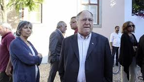 Records may include photos, original documents, family history, relatives, specific dates, locations and full names. Vasco Lourenco Sugere Alteracao Constitucional Politica Correio Da Manha