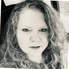 Mitzi Foley's Instagram, Twitter & Facebook