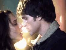 Image result for tbn:LDWriK6APZkVpM::www.spidart.com/uploads/post/image/2112/thumb_smiley_bisous.gif