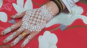 Di sini akan dibahas pengenalan henna. Contoh Inai Tangan Pengantin