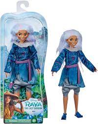 Main charactersraya the daughter of the heartlands' chief benja, having been trained to be when namaari informs her that raya is colleting the dragon gem pieces to save the world, instead of working with her, she orders her daughter to seize the gem. Disney Raya And The Last Dragon Fashion Dolls Assortment E9470 Best Buy