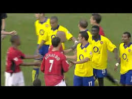 Arsene wenger thankful for 'classy' gesture. Manchester United Vs Arsenal Watch The Best Moments Fights Goals And Chest Hair Mirror Online