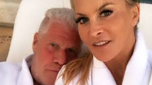 Con ron perlman, john hurt, selma blair, rupert evans, karel roden uscita 8 ottobre 2004. Nach Trennung Von Frau Ron Perlman 70 Datet 47 Jahrige Promiflash De