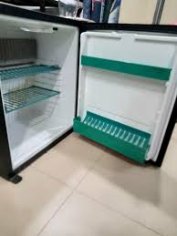Dan sekarang lihatlah beberapa peti sejuk bersaiz sederhana dan sempit yang banyak terdapat di pasaran hari ini. Mini Bar Fridge Peti Sejuk Mini Secondhand Kitchen Appliances On Carousell
