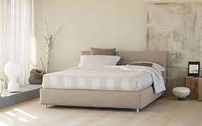 Letto mandarine, design emanuela garbin e mario dell'orto, con rivestimento carter 600. Catalogue Lit Merkurio Flou Designbest