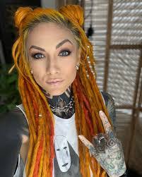 Taryn Logan's Instagram, Twitter & Facebook