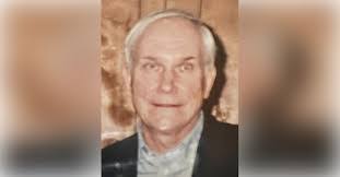 Leo Gillis's Instagram, Twitter & Facebook