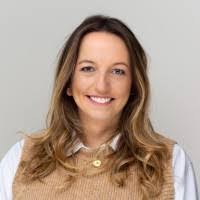 Lynn Askew's Instagram, Twitter & Facebook