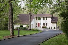 Trendy landscaping ideas driveway grass ideas #landscaping. 21 Asphalt Driveway Ideas To Inspire You Home Decor Bliss