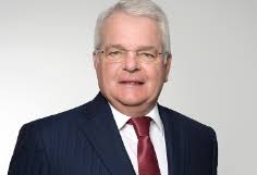 Wädi Berchtold, Guru Zulauf holen Staatshilfe