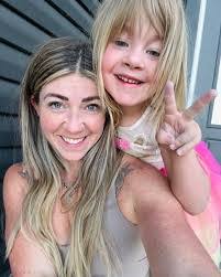 Eva Michaud's Instagram, Twitter & Facebook