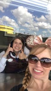 How to thank special cast members at Disneyland?