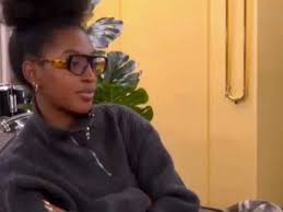 Star Academy 12 : Ebony interroge Charles sur l'extérieur... et il lui  répond !