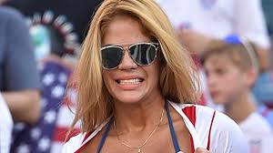 Una nueva Larissa Riquelme hizo vibrar a tribuna paraguaya