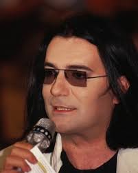 Renato zero was born on september 30, 1950 in rome, lazio, italy as renato fiacchini. Displaying Items By Tag Renato Zero