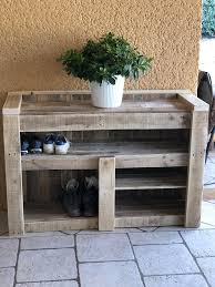 Palette tunisie vous ouvre les porte pour tout besoins de palettes en bois, caisses en bois, palettes euro, recyclage de palettes en bois en tunisie. Meuble A Chaussures Meubles En Bois De Palettes Palette Bois Meuble Palette