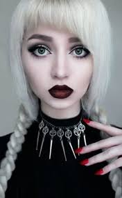 Annie Mooney (beautifulhorror)