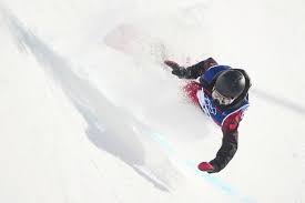 Chinese snowboarder Liu Jiayu taken off on stretcher after scary fall at  Olympics | Living | kdhnews.com