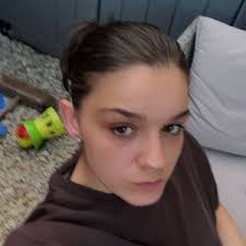 Chloe Austin (@chloeaustin0)