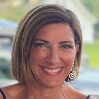 Elizabeth Nolette's Instagram, Twitter & Facebook